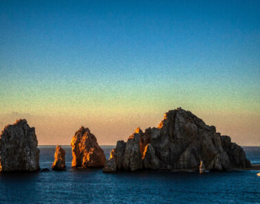 Atardecer sobre el mar en Los Cabos